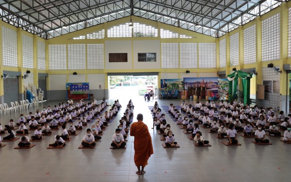 จัดกิจกรรมโครงการคุณธรรมจริยธรรมให้กับนักเรียนชั้นอนุบาล 1 ถึงนักเรียนชั้นประถมศึกษาปีที่ 3