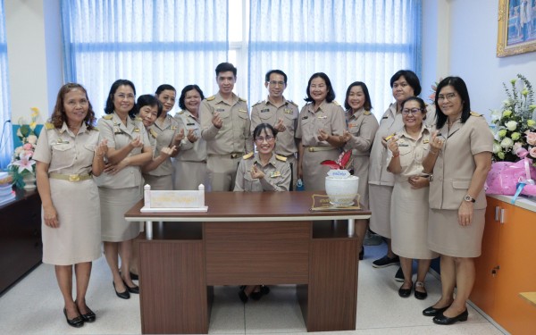  ร่วมเดินทางส่ง นางยินนี่  ดวงสุภา ได้ย้ายไปดำรงตำแหน่ง รองผู้อำนวยการสถานศึกษา โรงเรียนเทศบาล 1 (เกริกกฤตยาอุปถัมภ์)